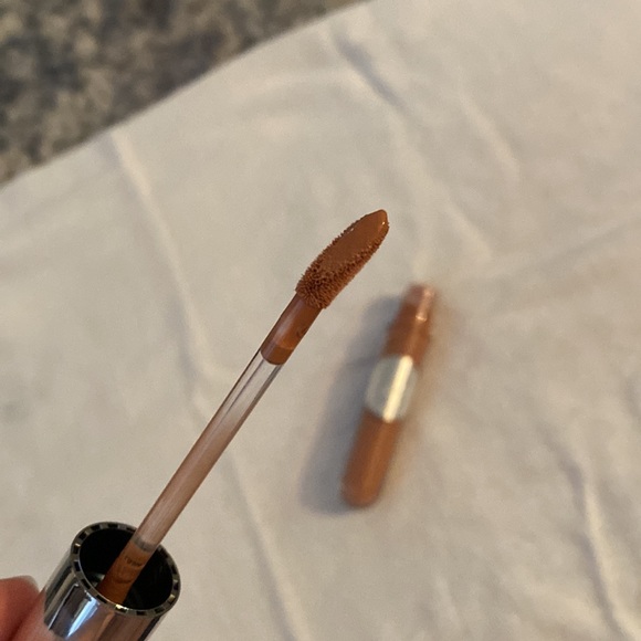 Becca x Chrissy Teigen Glow Gloss - Picture 2 of 5